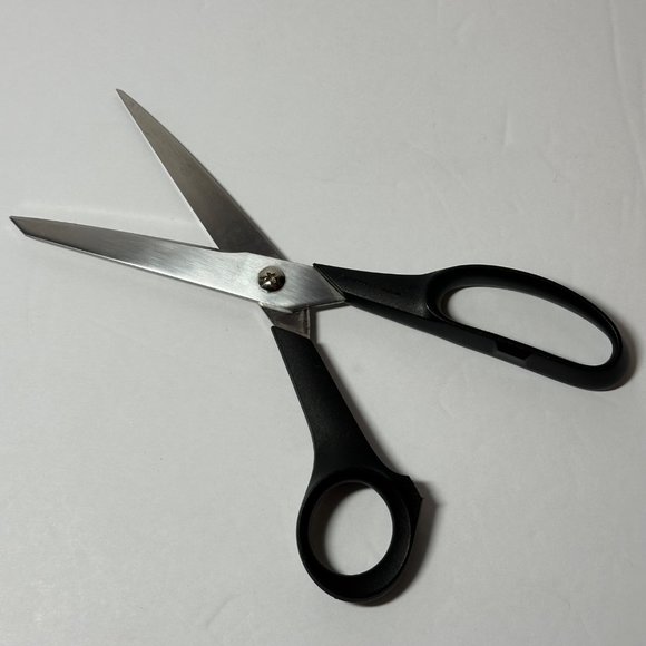 Mundial Red Dot 8-1/2" Lightweight Dressmaker Shears Scissors #660 - Picture 2 of 6